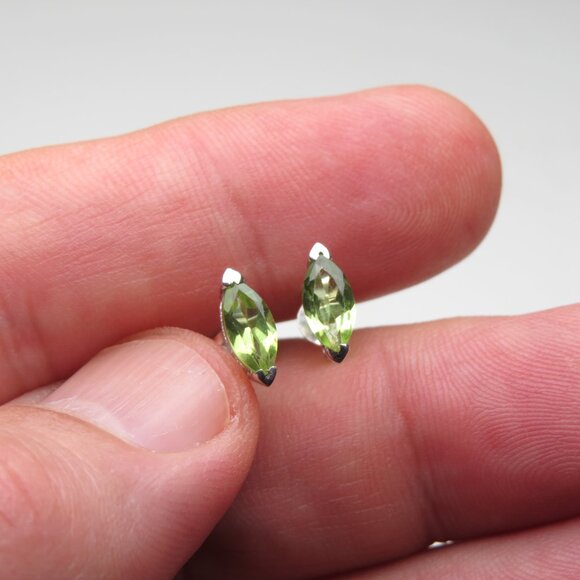 *925 Sterling Silver Genuine Peridot Earring Studs - Picture 3 of 5